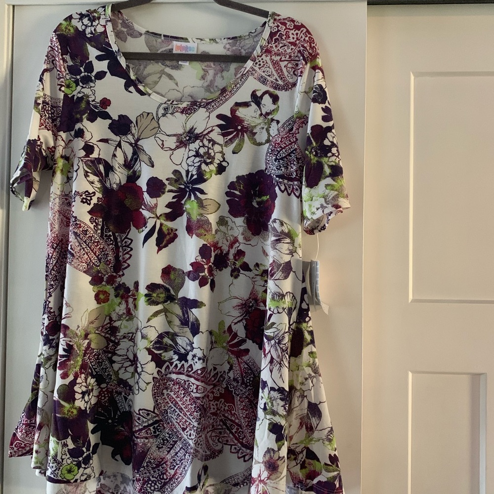 NWT LulaRoe Perfect T.